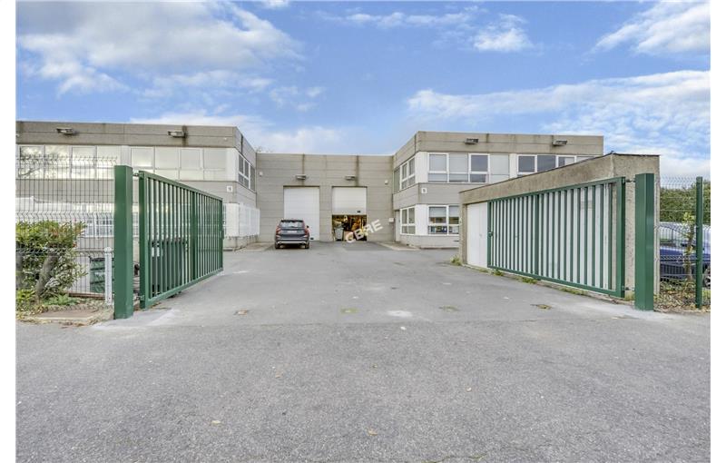 Location d'entrepôt de 400 m² à Villejuif - 94800 photo - 1