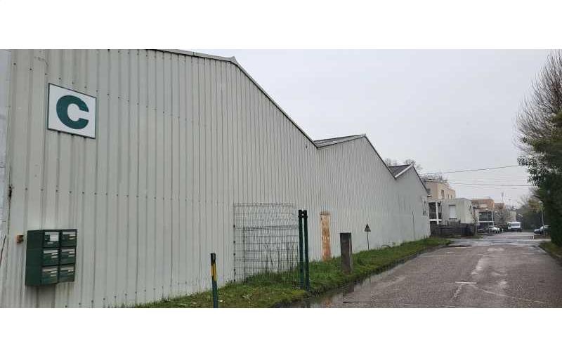 Location d'entrepôt de 1 135 m² à Villenave-d'Ornon - 33140 photo - 1