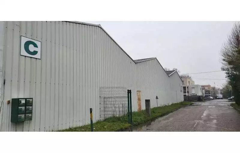 Location d'entrepôt de 1135 m² à Villenave-d'Ornon - 33140