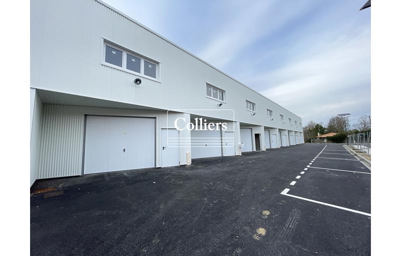 Location d'entrepôt de 822 m² à Villenave-d'Ornon - 33140 photo - 1