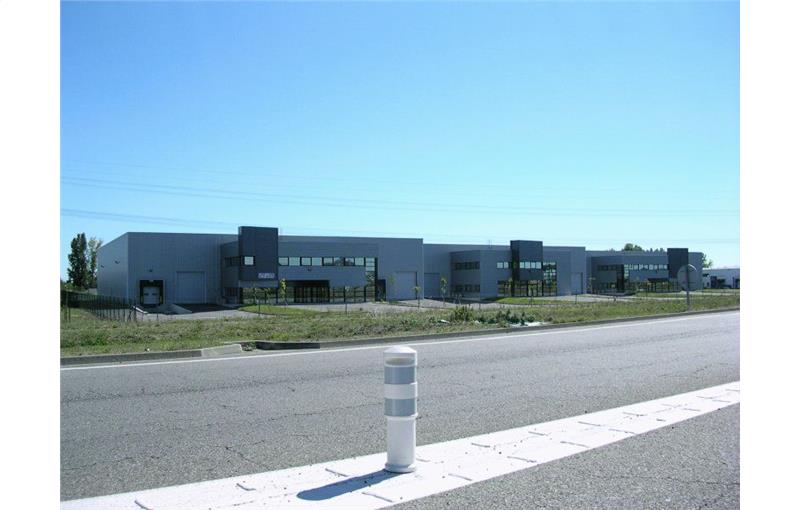 Location d'entrepôt de 2 617 m² à Villeneuve-lès-Bouloc - 31620 photo - 1