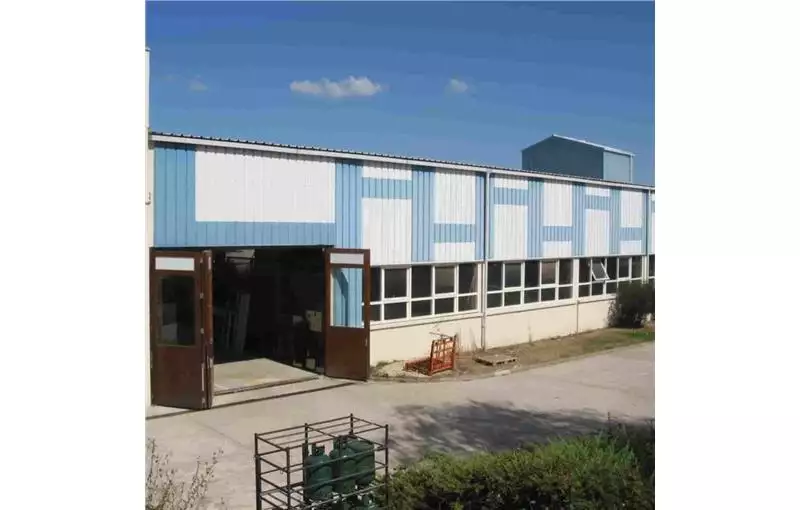 Location d'entrepôt de 2880 m² à Villeneuve-sur-Yonne - 89500