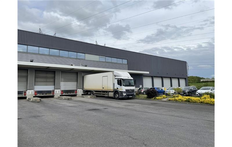 Location d'entrepôt de 3 848 m² à Villeparisis - 77270 photo - 1