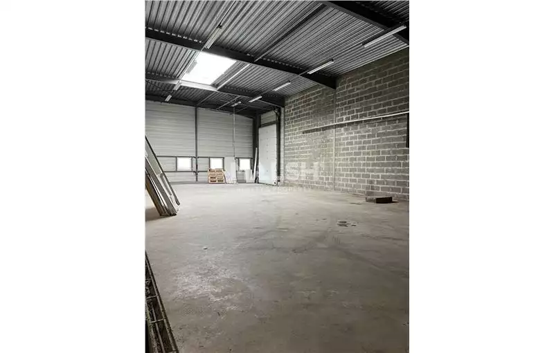 Location d'entrepôt de 611 m² à Villeurbanne - 69100