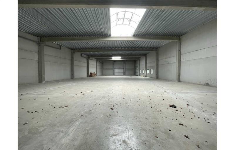 Location d'entrepôt de 1 561 m² à Villiers-le-Bel - 95400 photo - 1