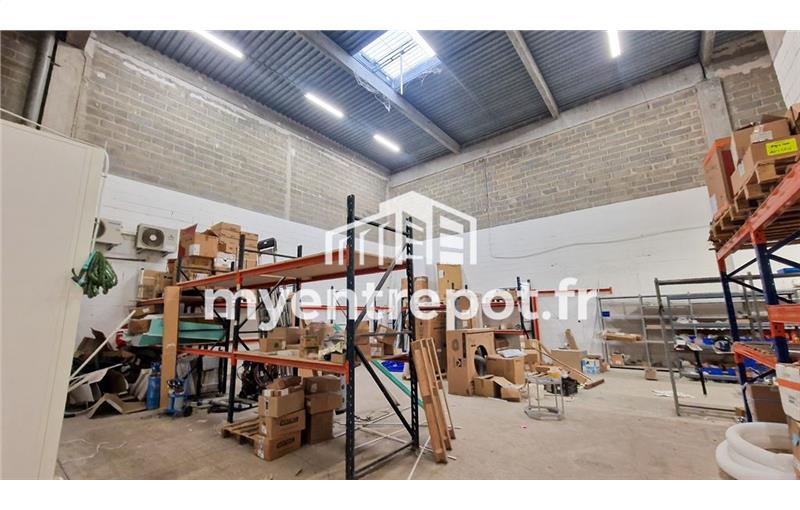Location d'entrepôt de 530 m² à Vitrolles - 13127 photo - 1