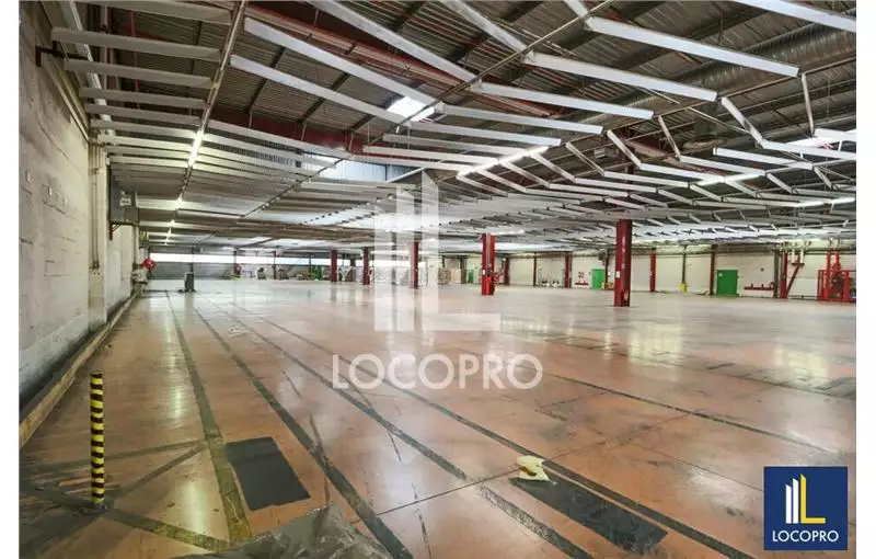 Location d'entrepôt de 14276 m² à Vitrolles - 13127
