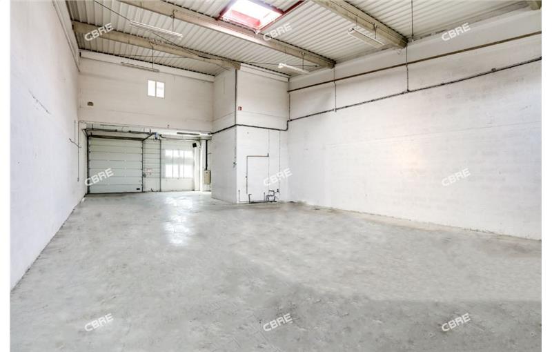 Location d'entrepôt de 2 762 m² à Vitry-sur-Seine - 94400 photo - 1
