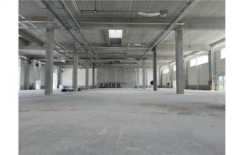 Location d'entrepôt de 2 660 m² à Vitry-sur-Seine - 94400 photo - 1