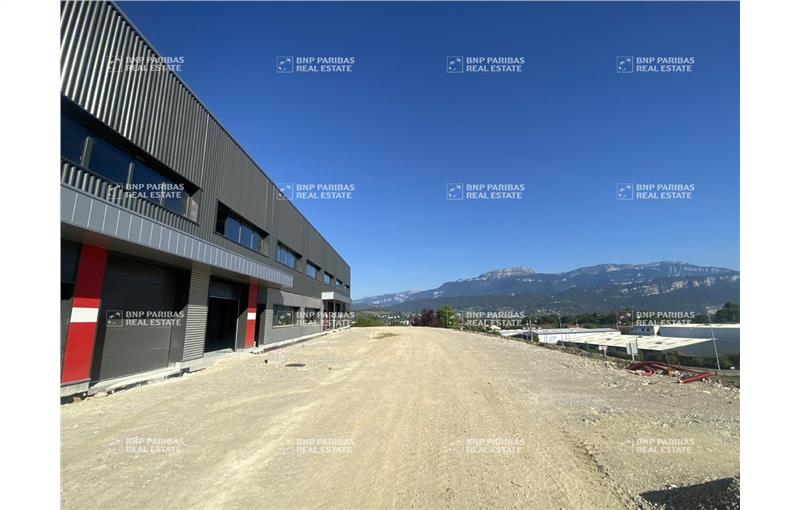 Location d'entrepôt de 367 m² à Voiron - 38500 photo - 1