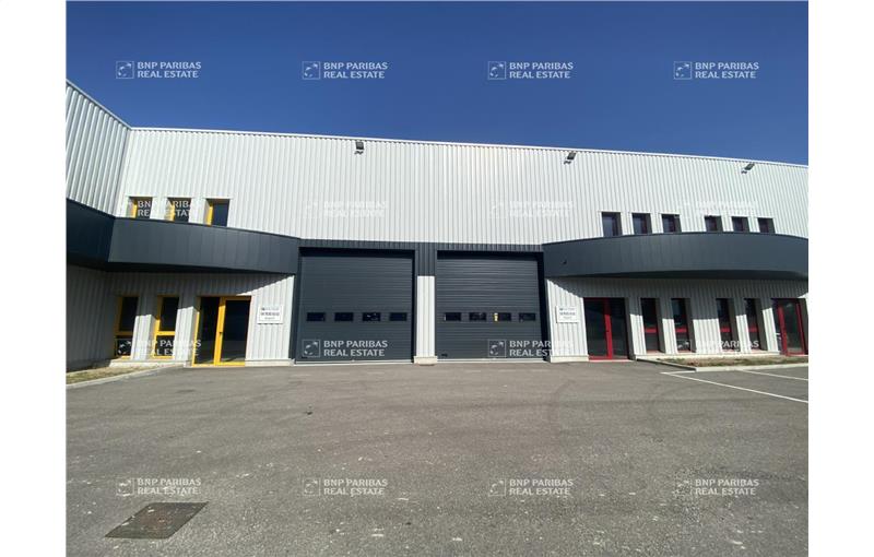 Location d'entrepôt de 1 040 m² à Voreppe - 38340 photo - 1