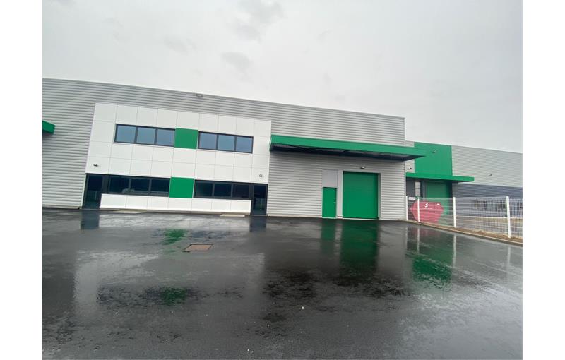 Location d'entrepôt de 2 202 m² à Vourles - 69390 photo - 1