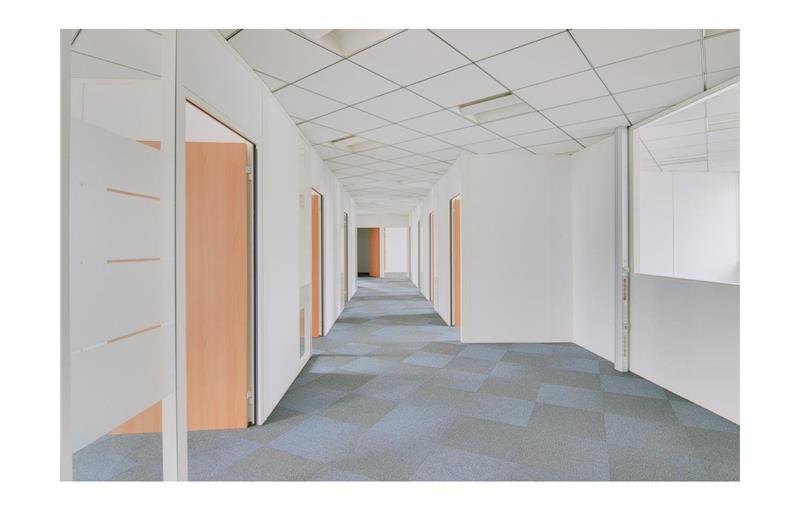 Achat de bureau de 4 590 m² à Aubervilliers - 93300 photo - 1