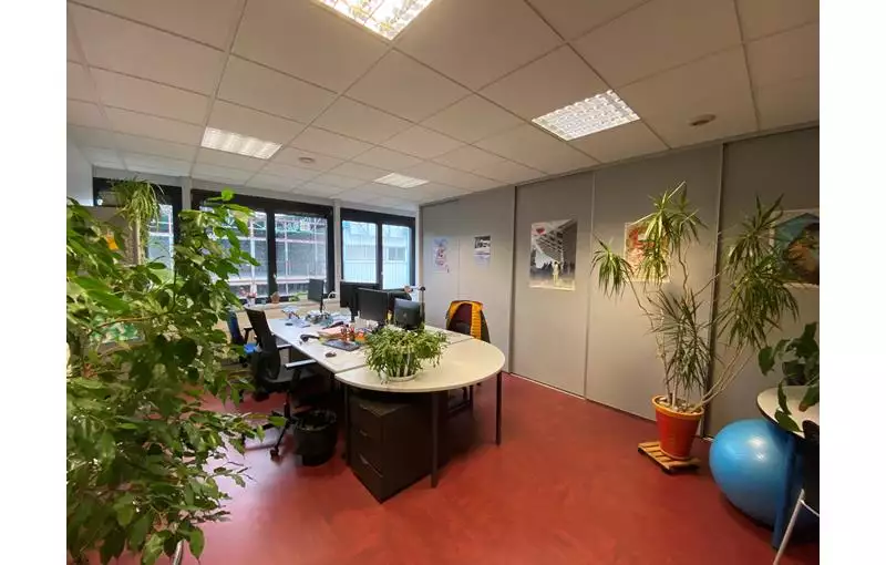 Vente de bureau de 303 m² à Besançon - 25000