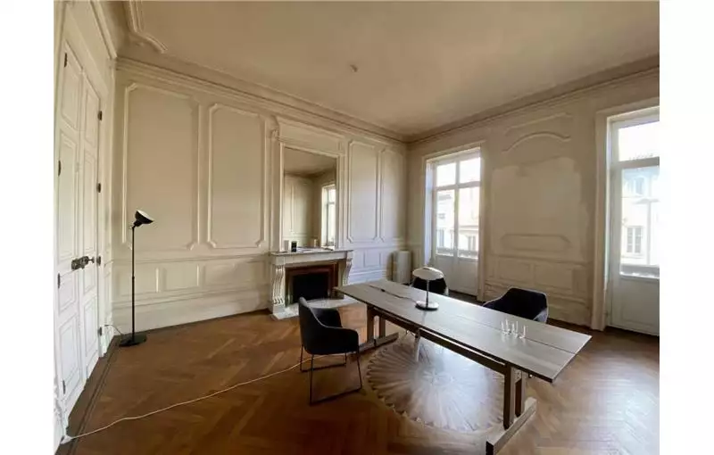 Vente de bureau de 610 m² à Bordeaux - 33000