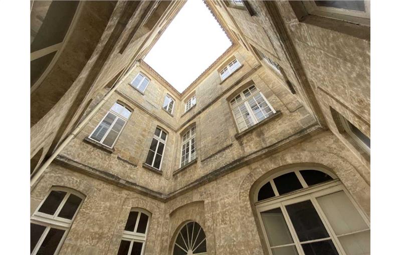 Achat de bureau de 185 m² à Bordeaux - 33000 photo - 1