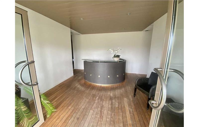 Bureau à vendre de 390 m² à Bruges - 33520 photo - 1