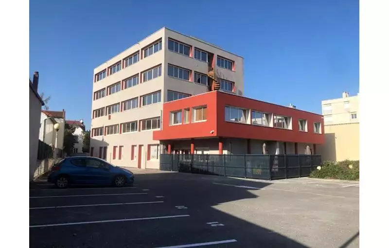Vente de bureau de 2100 m² à Chalon-sur-Saône - 71100