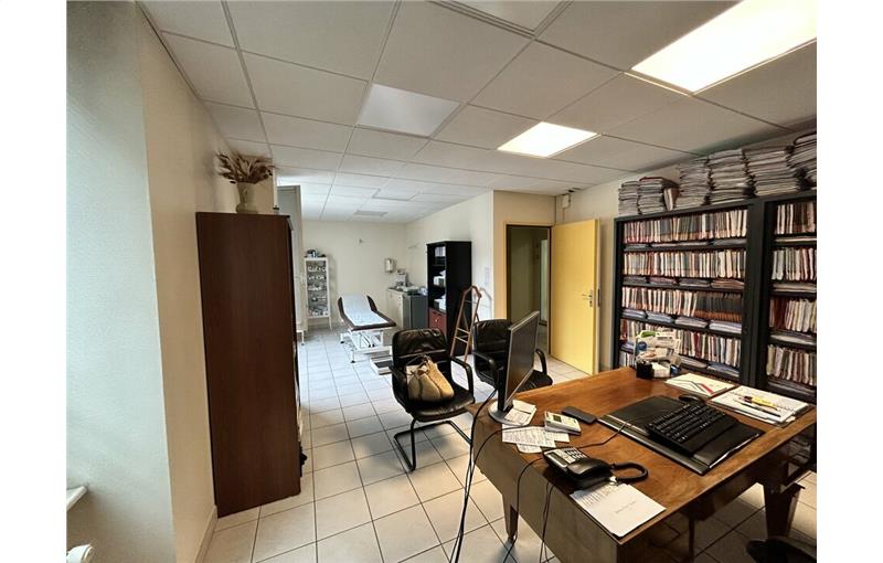 Achat de bureau de 105 m² à Chalon-sur-Saône - 71100 photo - 1