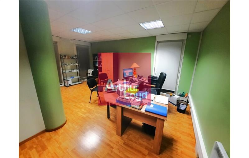 Achat de bureau de 110 m² à Clermont-Ferrand - 63000 photo - 1