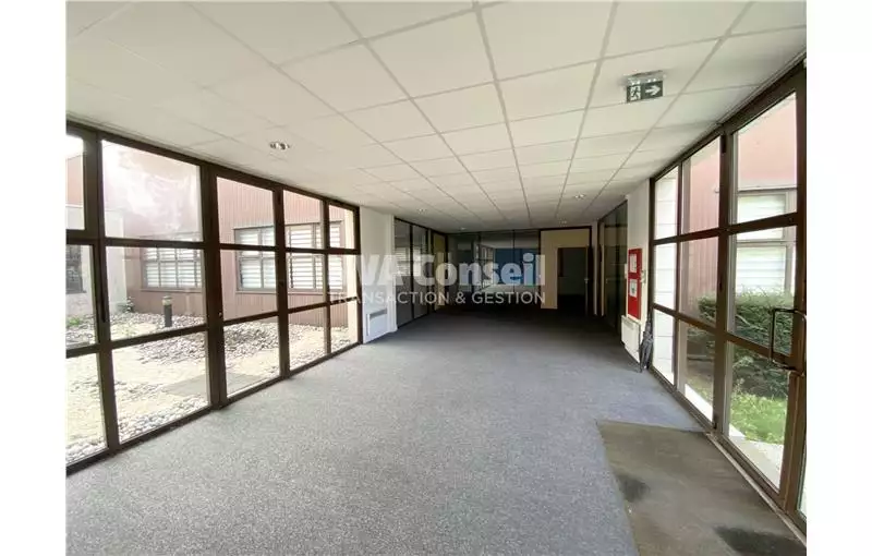 Bureau à vendre de 907 m² à Conflans-Sainte-Honorine - 78700