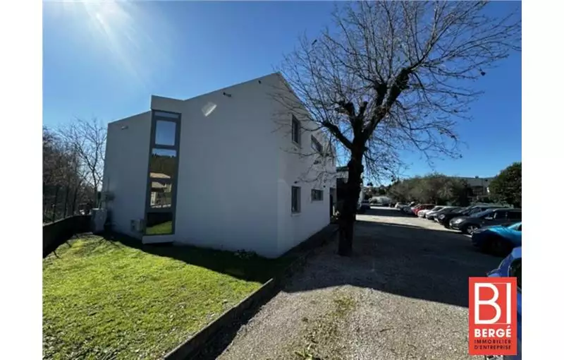 Bureau à vendre de 120 m² à Grasse - 06130