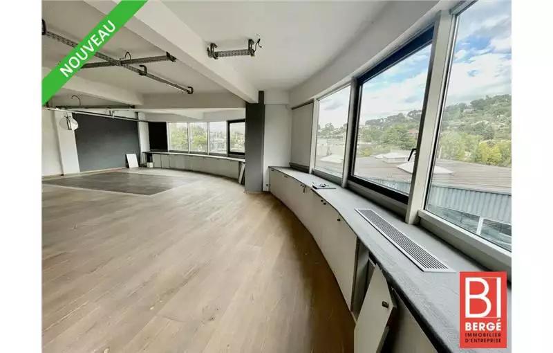 Bureau en vente de 140 m² à Le Cannet - 06110