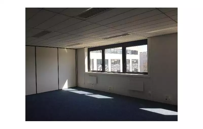 Vente de bureau de 600 m² à Lognes - 77185