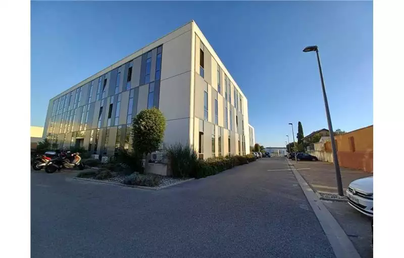 Bureau à vendre de 285 m² à Marseille 16 - 13016