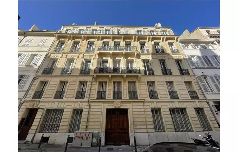Bureau à acheter de 422 m² à Marseille 6 - 13006