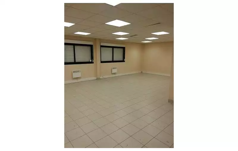 Bureau à acheter de 489 m² à Meaux - 77100