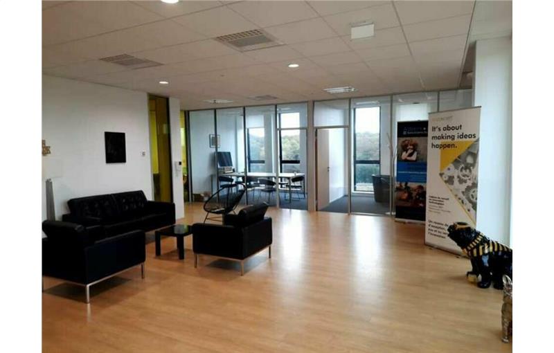Bureau à vendre de 227 m² à Meroux-Moval - 90400 photo - 1