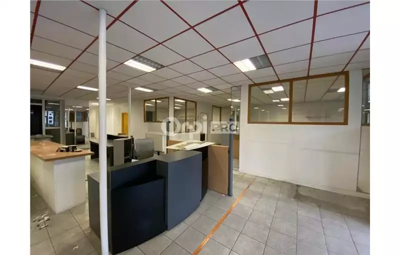 Bureau en vente de 916 m² à Montauban - 82000