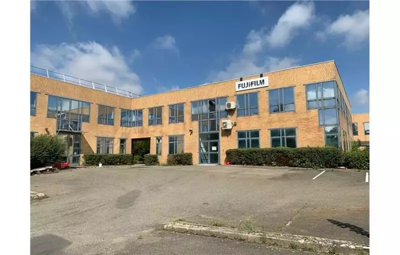 Achat de bureau de 808 m² à Montigny-le-Bretonneux - 78180