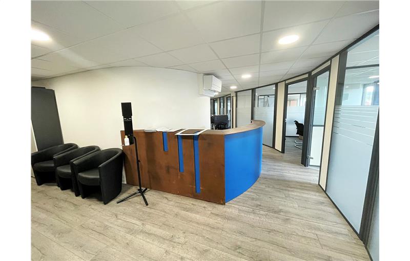 Bureau à acheter de 186 m² à Montpellier - 34000 photo - 1