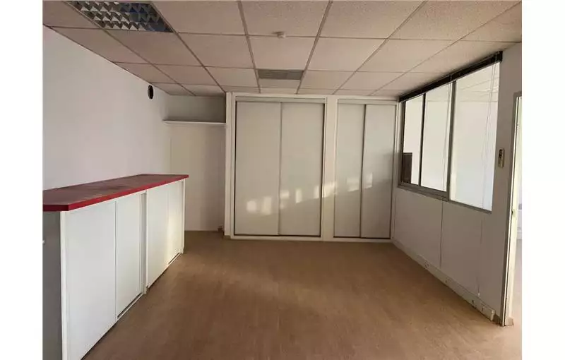Achat de bureau de 56 m² à Nîmes - 30000