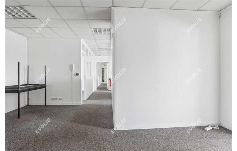 Achat de bureau de 297 m² à Noisy-le-Grand - 93160 photo - 1