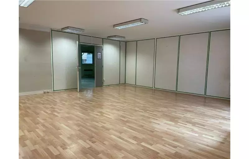 Vente de bureau de 119 m² à Orléans - 45000