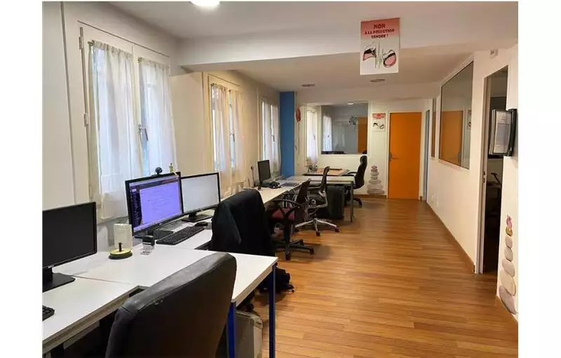 Bureau en vente de 197 m² à Puteaux - 92800