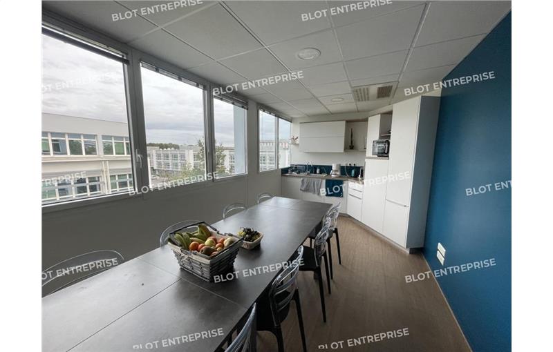 Bureau à vendre de 328 m² à Rennes - 35000 photo - 1