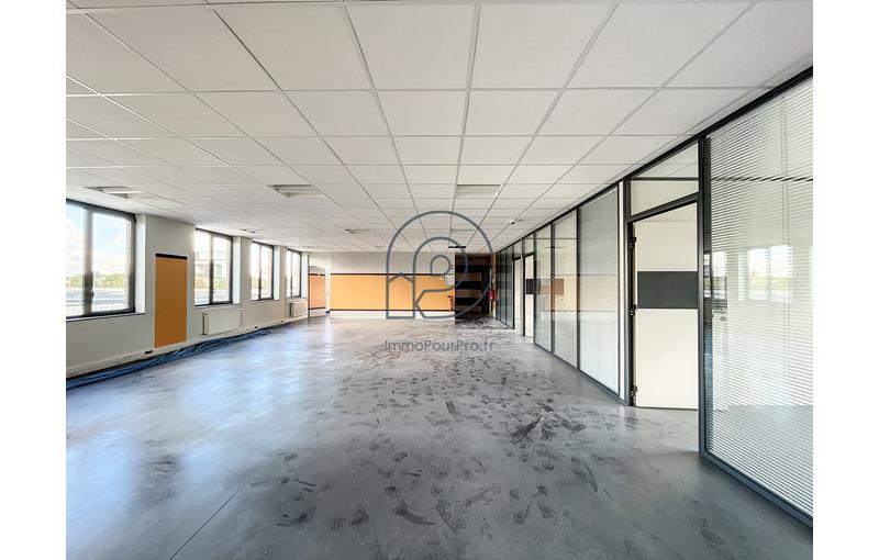 Achat de bureau de 1 000 m² à Roubaix - 59100 photo - 1