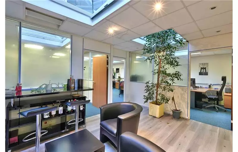 Bureau à acheter de 170 m² à Saint-Cloud - 92210