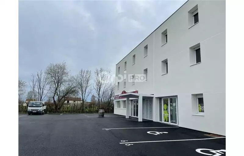 Vente de bureau de 85 m² à Saint-Étienne-du-Bois - 01370