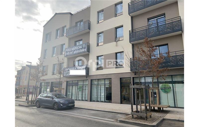 Bureau à acheter de 533 m² à Saint-Laurent-de-Mure - 69720 photo - 1