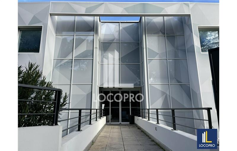 Bureau à acheter de 2 105 m² à Sophia Antipolis - 06560 photo - 1