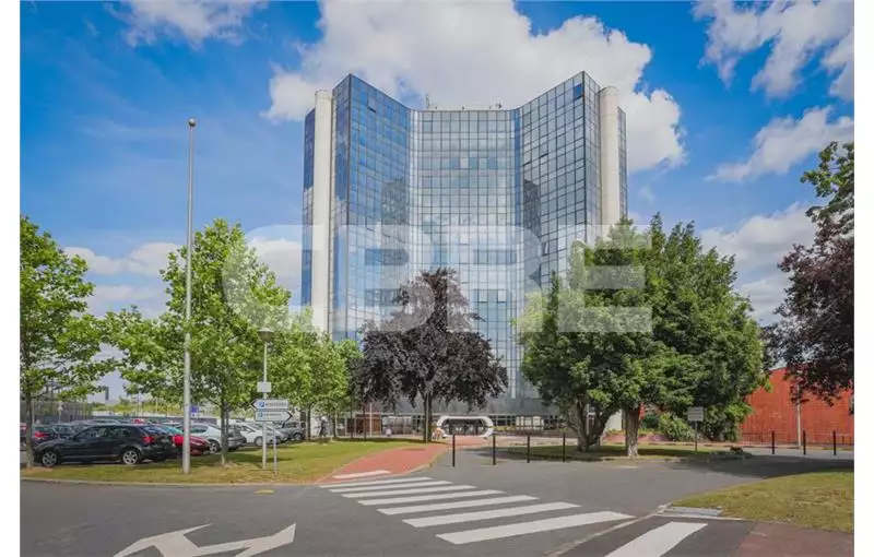 Vente de bureau de 10293 m² à Tourcoing - 59200