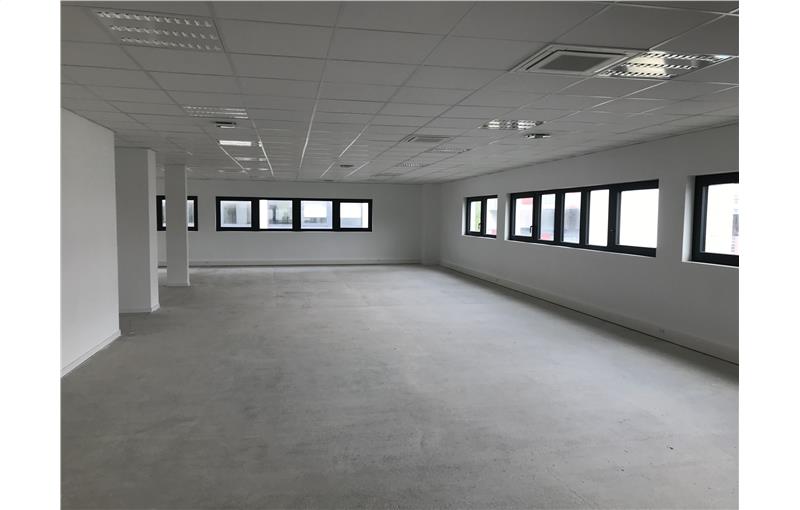 Bureau en vente de 77 m² à Trignac - 44570 photo - 1