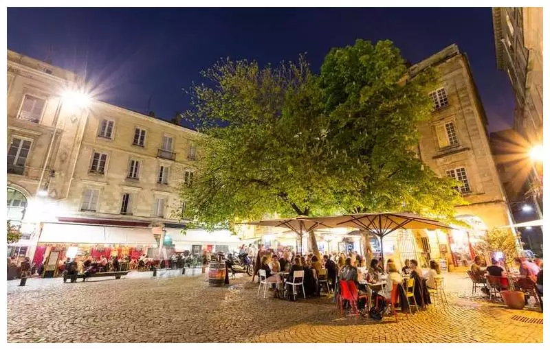 Fonds de commerce café hôtel restaurant en vente à Bordeaux - 33000