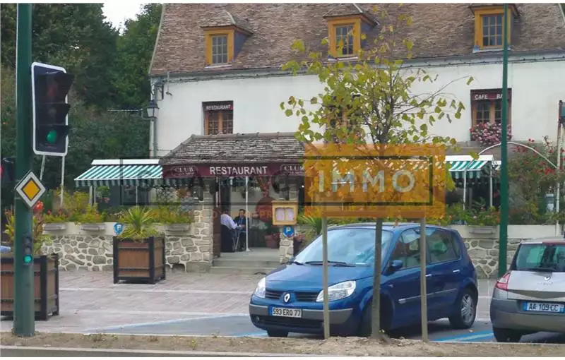 Fonds de commerce café hôtel restaurant à acheter à Le Mesnil-Amelot - 77990