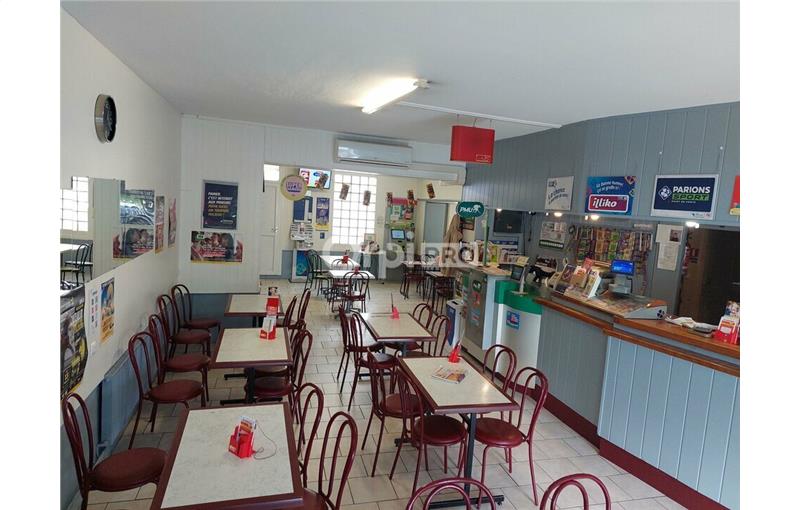 Achat de fonds de commerce café hôtel restaurant à Pont-l'Abbé-d'Arnoult - 17250 photo - 1